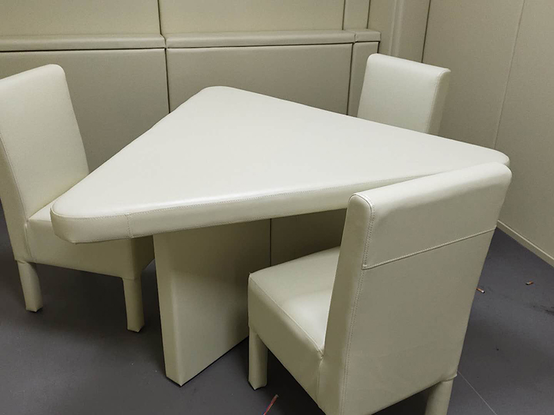 審訊椅廠家生產的智能審訊桌集成桌的成功來自哪里